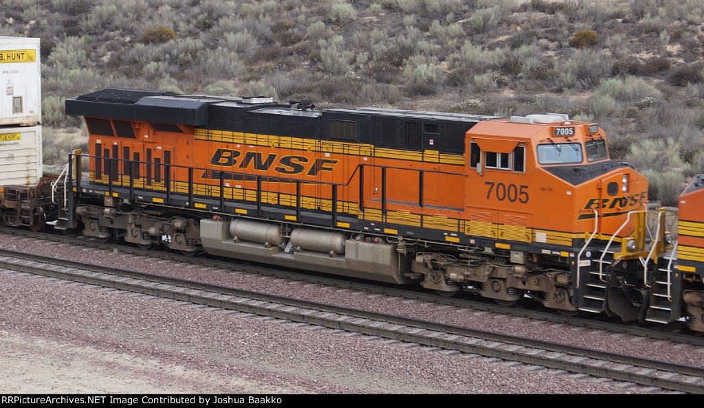 BNSF 7005